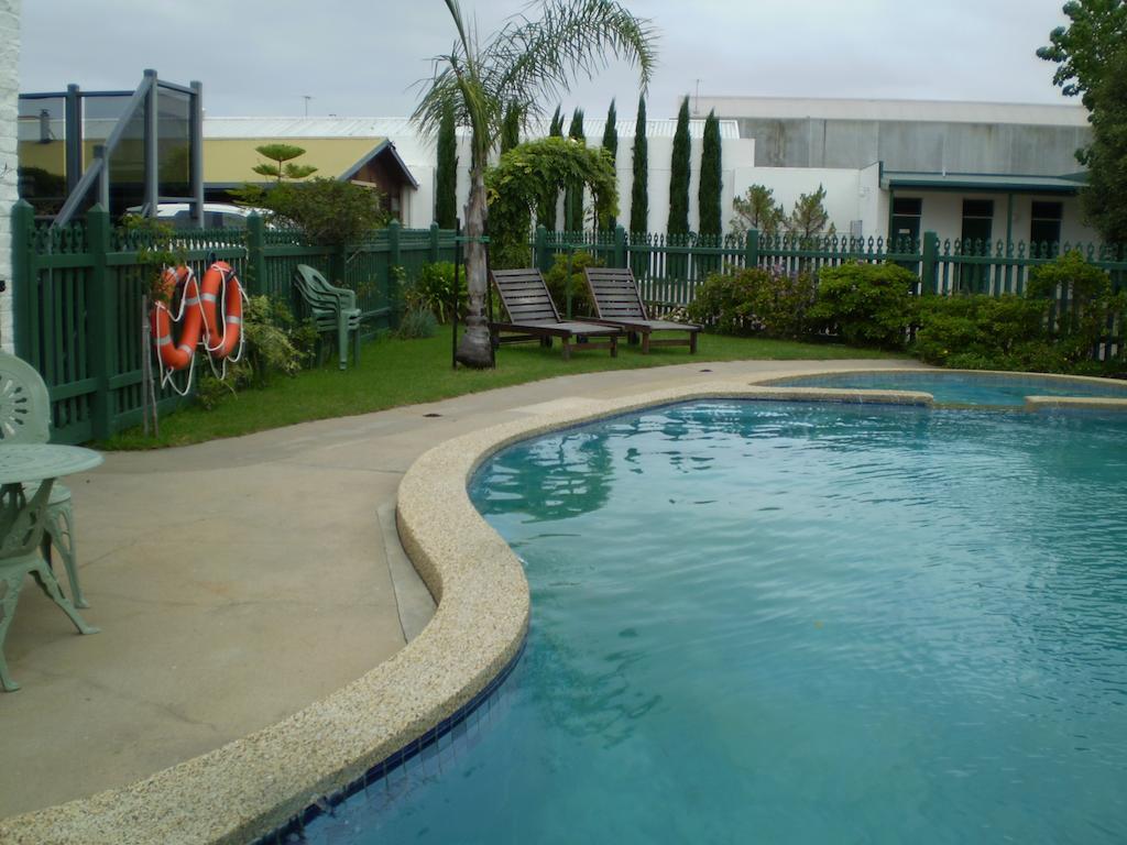 Banjo Paterson Motor Inn Lakes Entrance Extérieur photo