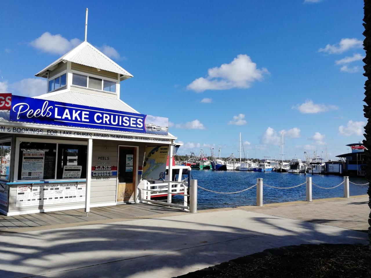 Banjo Paterson Motor Inn Lakes Entrance Extérieur photo