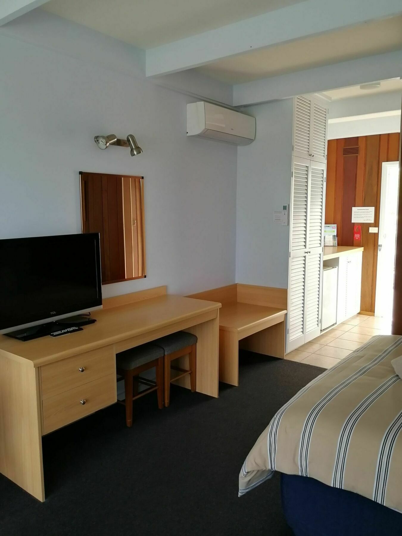 Banjo Paterson Motor Inn Lakes Entrance Extérieur photo