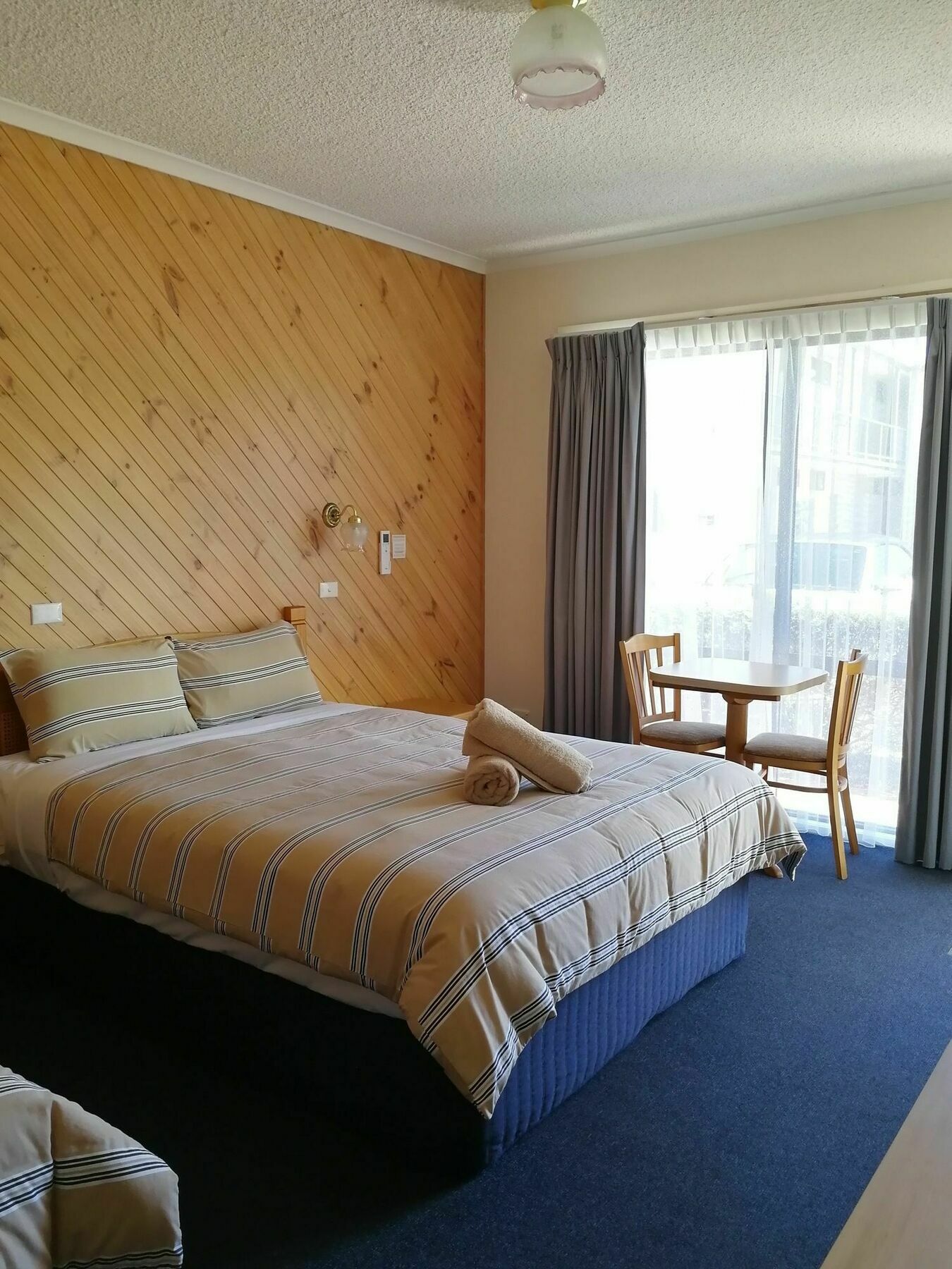 Banjo Paterson Motor Inn Lakes Entrance Extérieur photo